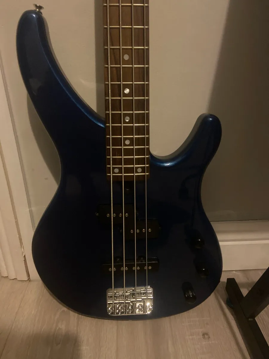Yamaha TRBX 174 DBM bass guitar - Image 2