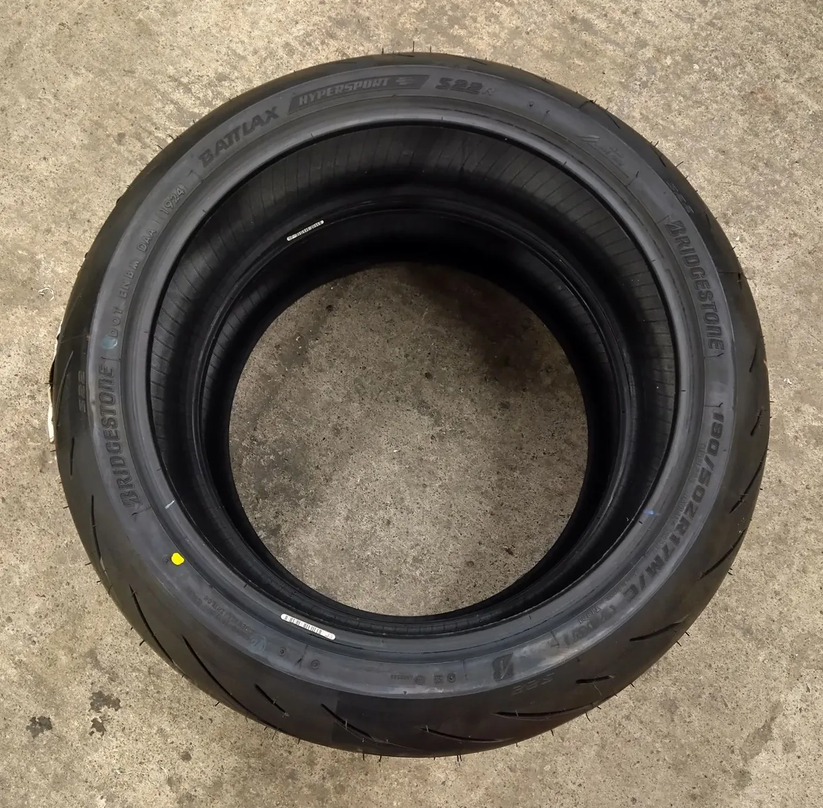 Bridgestone S22 190/50 (1 used, 2 new) - Image 3