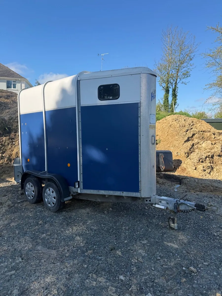 Ifor Williams HB 405 single Horsebox - Image 1