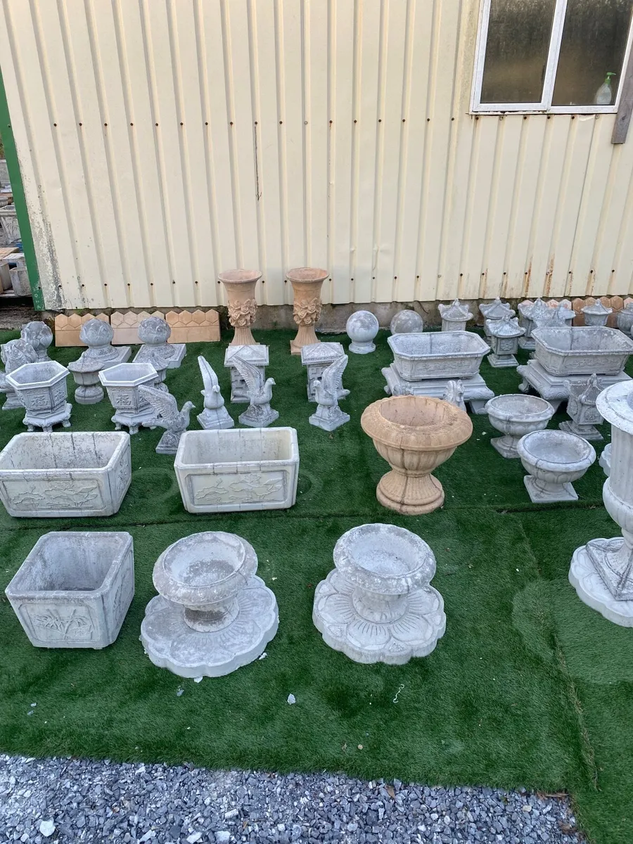 Concrete flower pots - Image 1