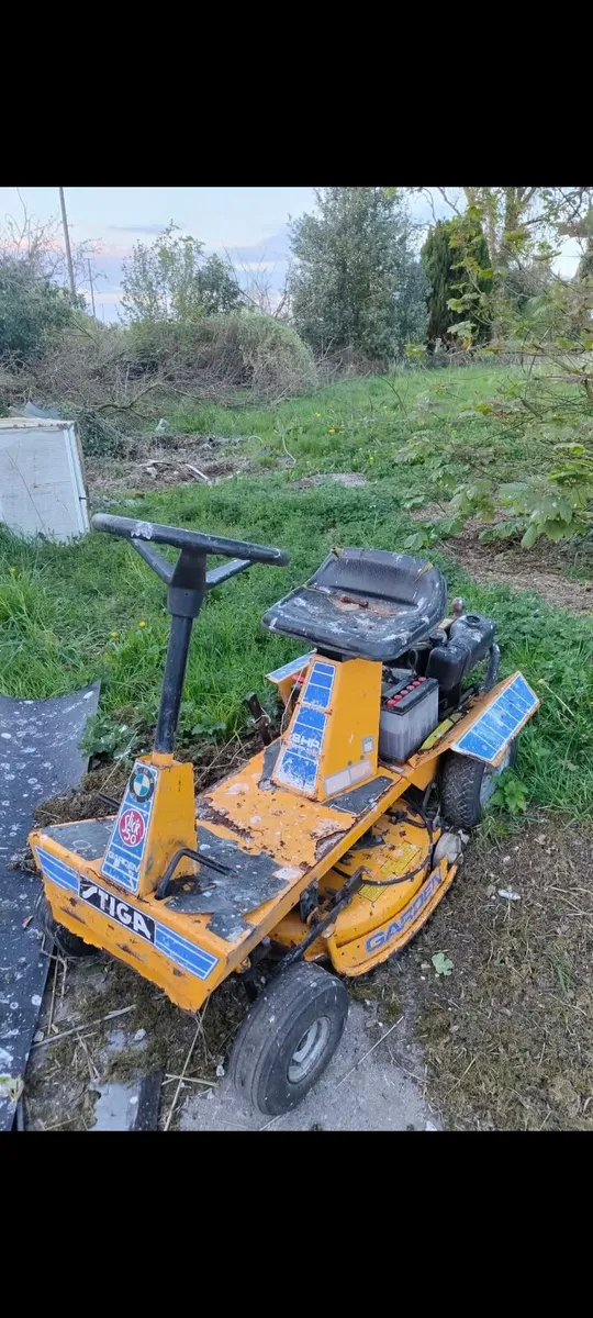 Ride on lawnmower