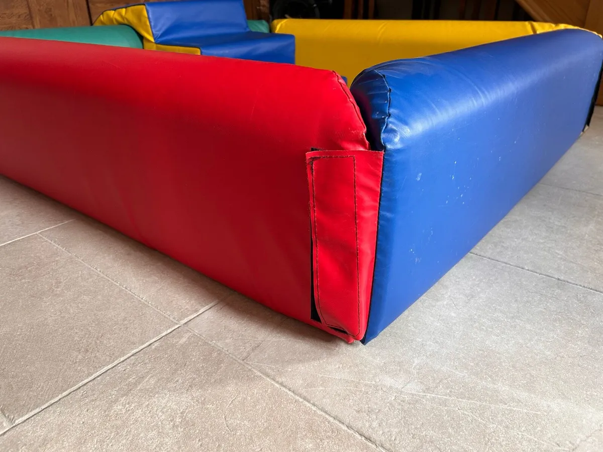 Ball pool and balls - Image 2