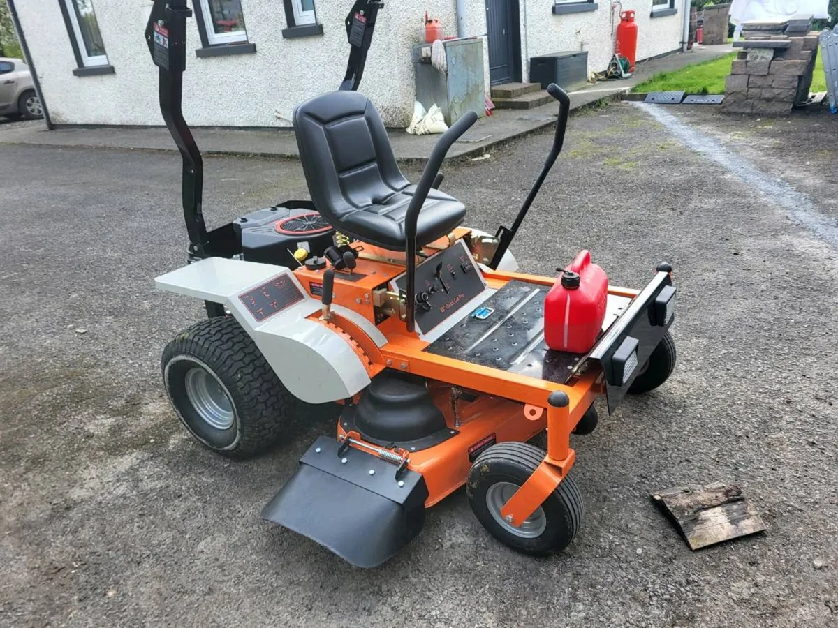 Zero-Turn mower - Image 1