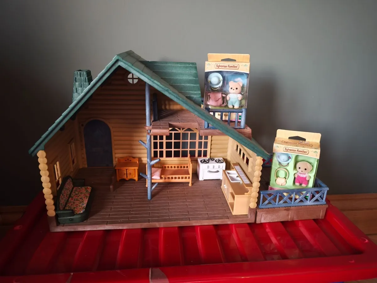 Sylvanian families cabin house and unopened babies - Image 1