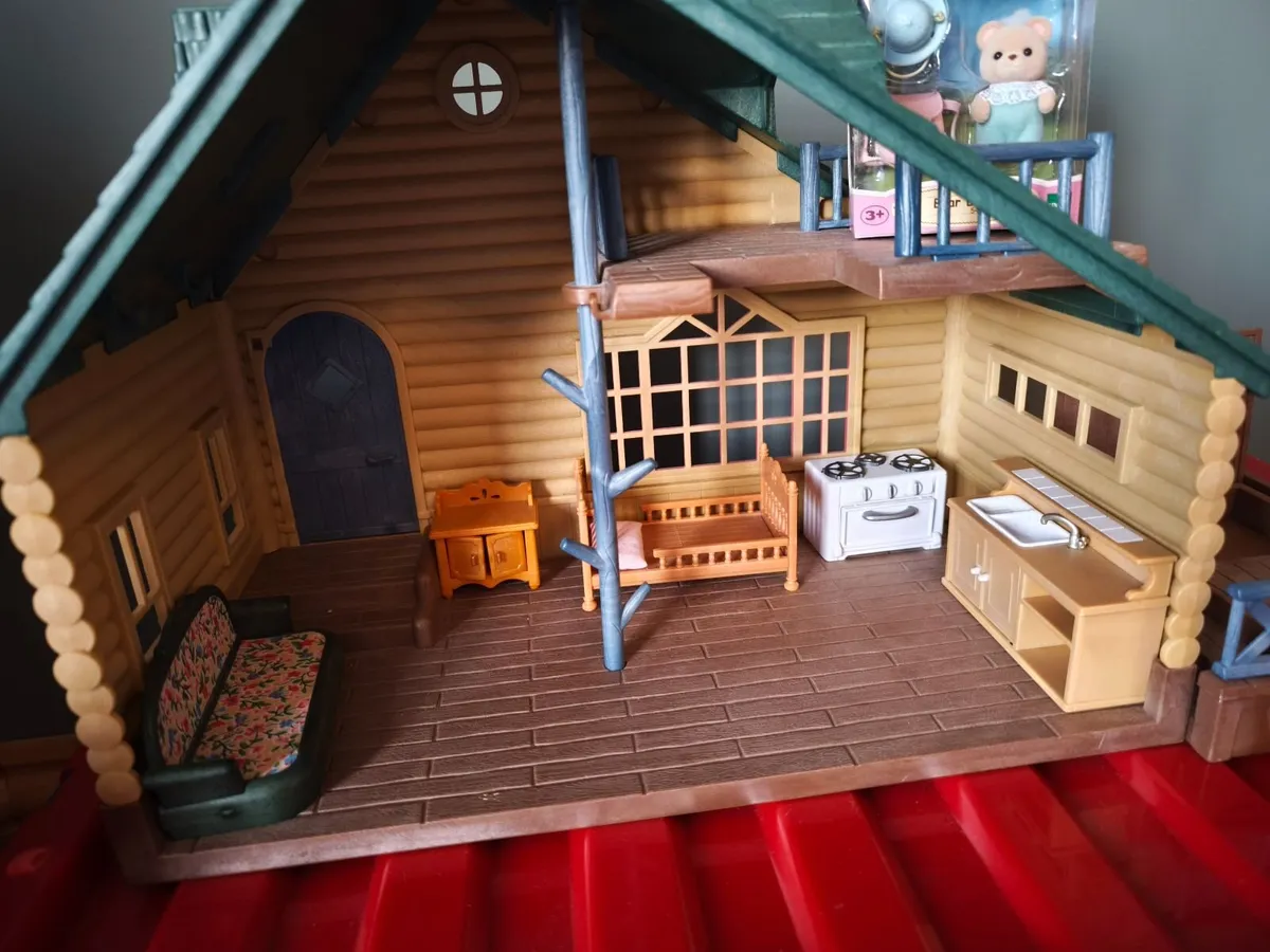 Sylvanian families cabin house and unopened babies - Image 3