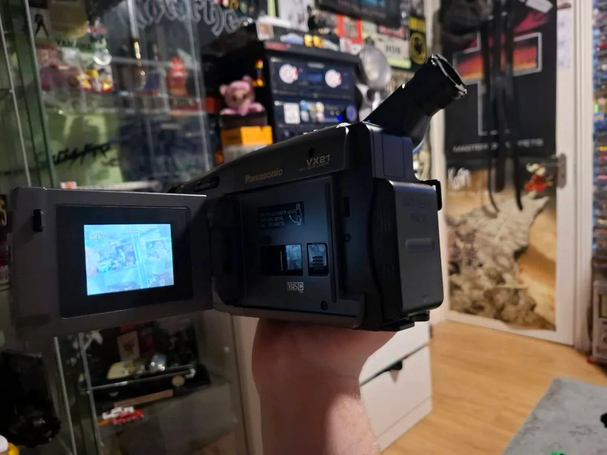 Vintage camcorder - Image 2