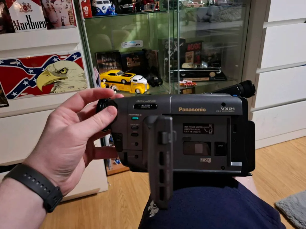 Vintage camcorder - Image 4