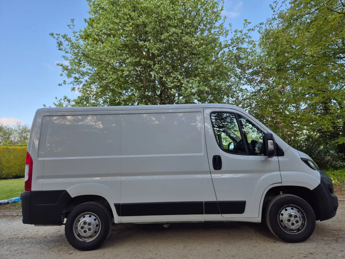 231'PEUGEOT BOXER 2.2 DIESEL- 6 SPEED - Image 2