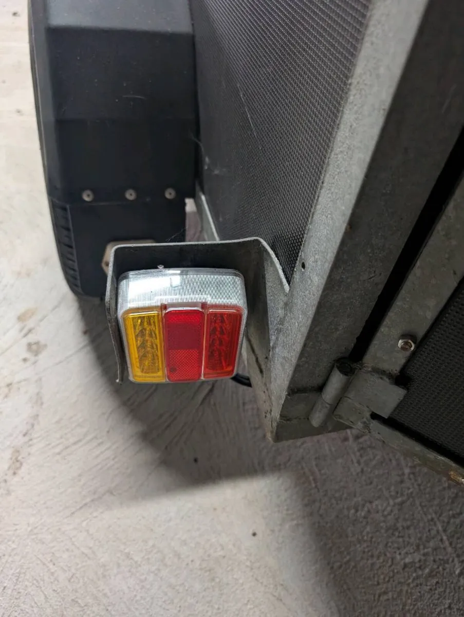 Dog trailer - Image 2