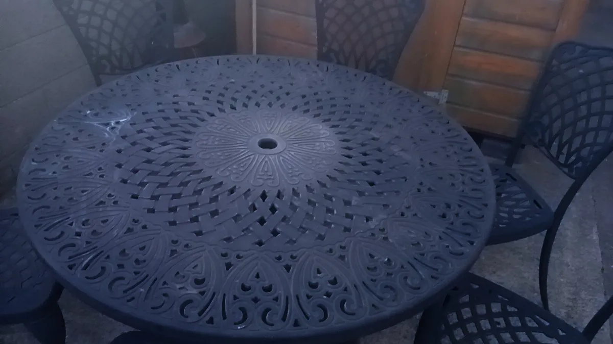 Wrought iron garden furniture - Image 3