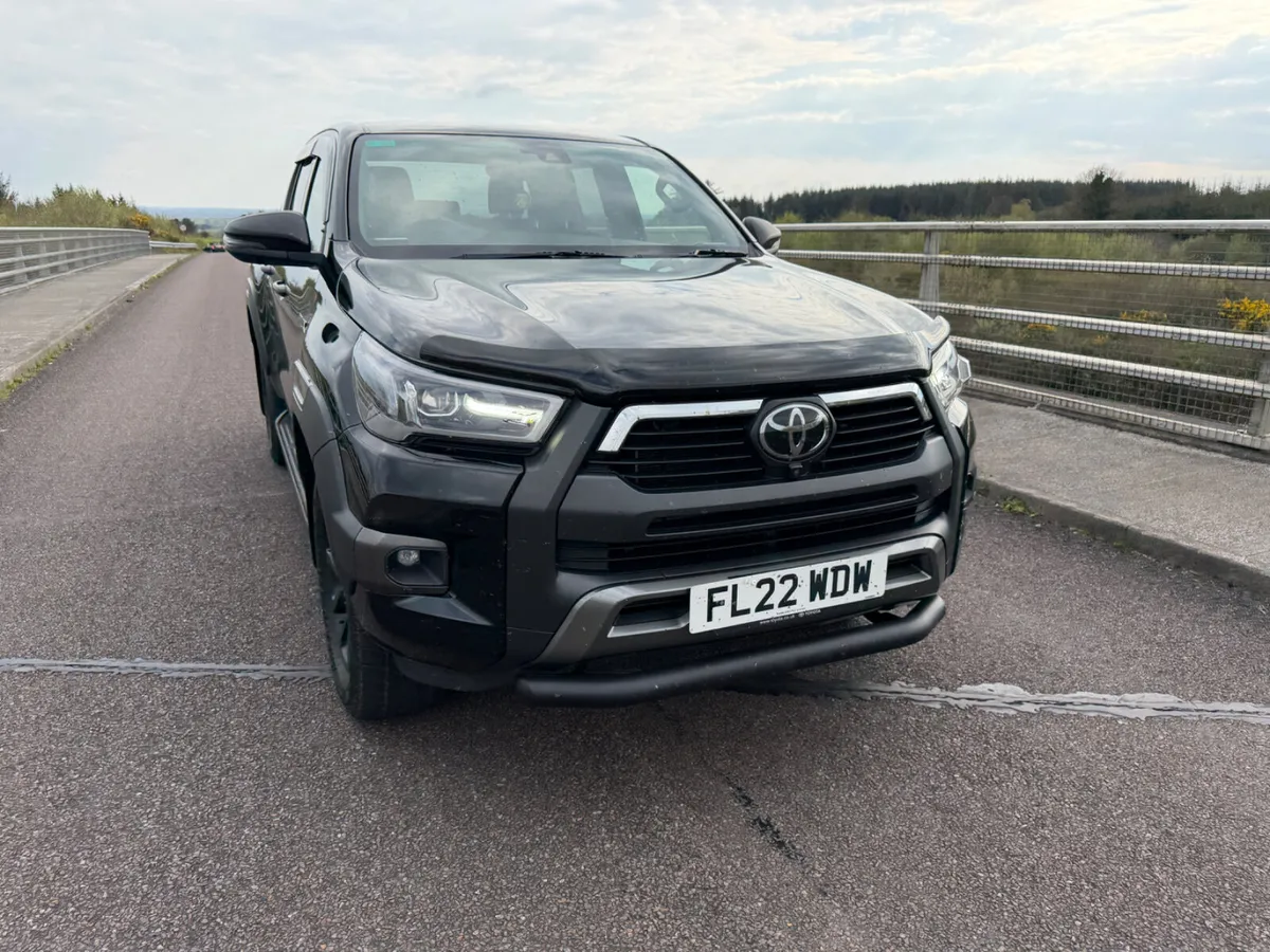 2022 Toyota Hilux Invincible X - Image 4
