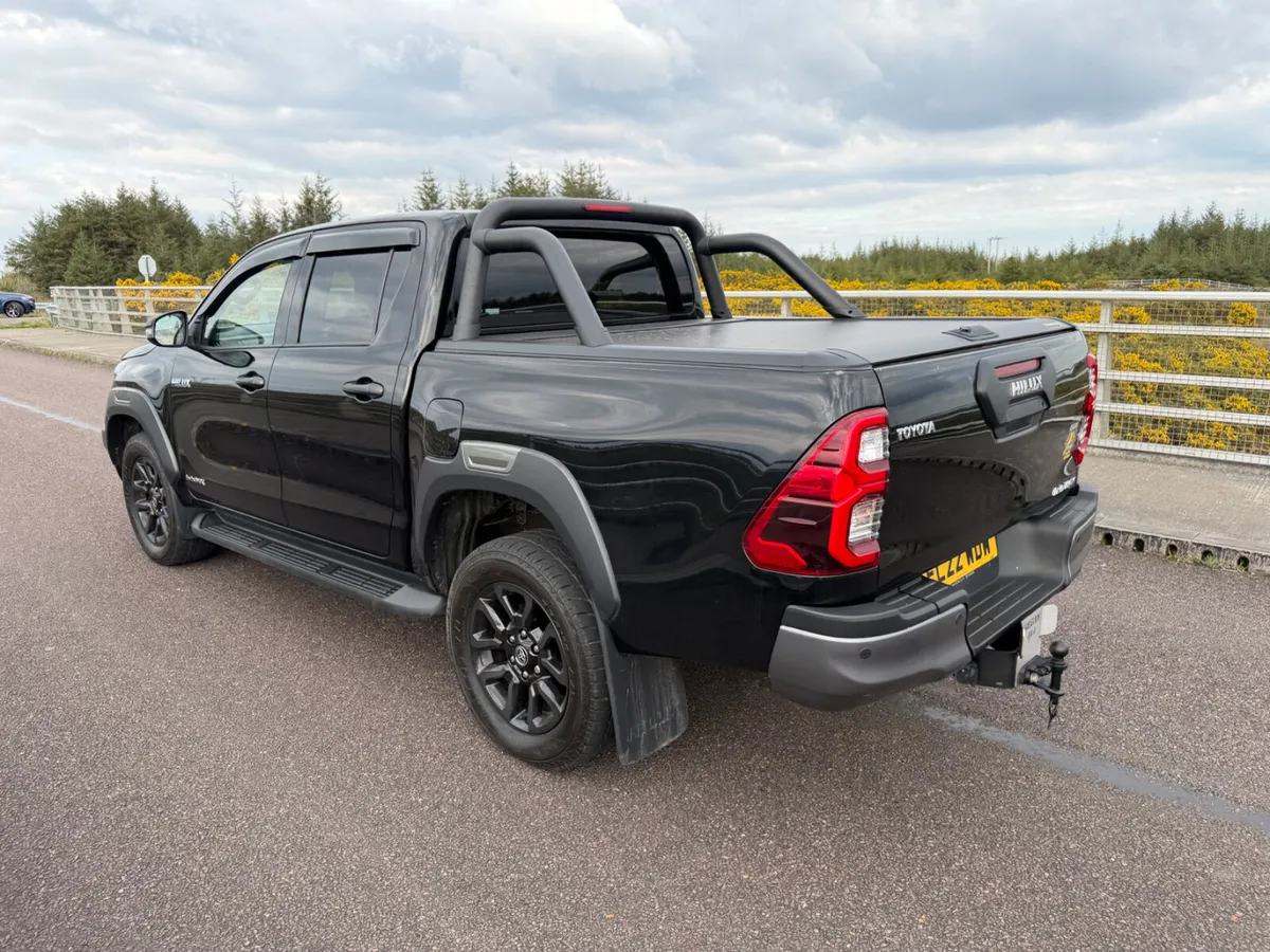 2022 Toyota Hilux Invincible X - Image 3