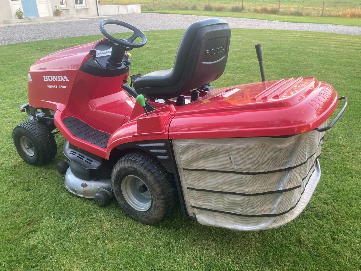 Honda HF2417 Ride on Mower - Image 2