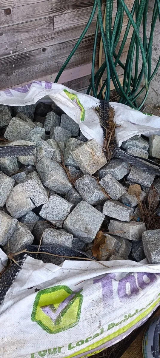 Granite cobblestone - Image 1