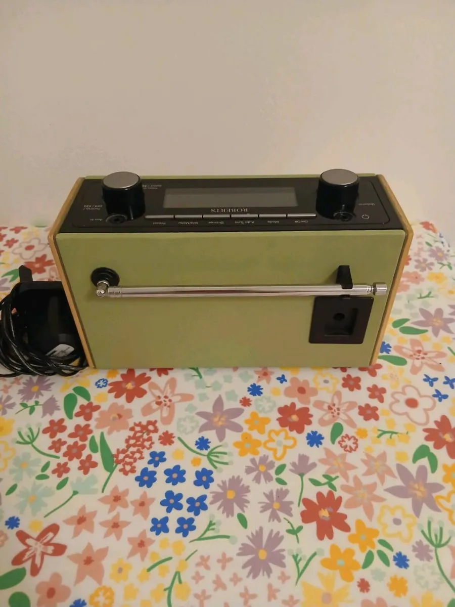Roberts Rambler BT Portable Radio – Retro Sage Gre - Image 4