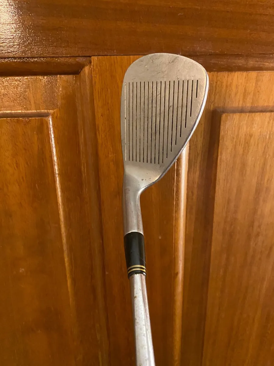 Mizuno  pitch & Putt Set  Immaculate&Plastic Tees - Image 3