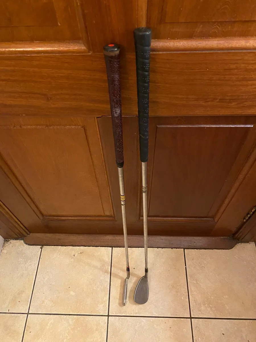 Mizuno  pitch & Putt Set  Immaculate&Plastic Tees - Image 1