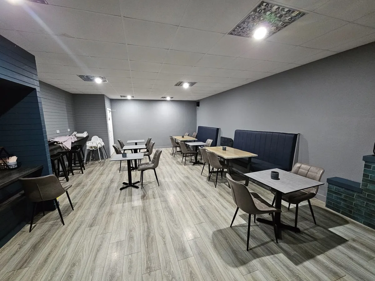 Café, restaurant furniture - Image 1