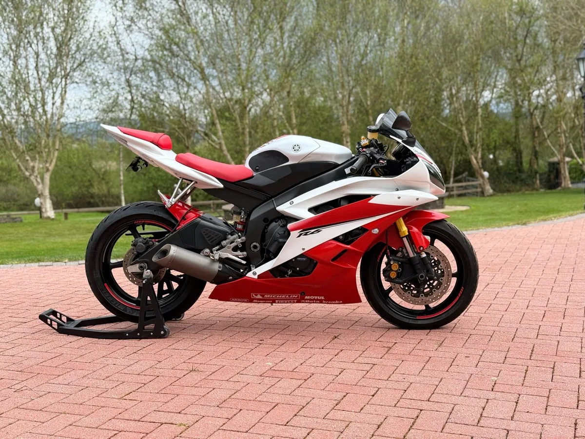 2007 Yamaha R6 - Image 2