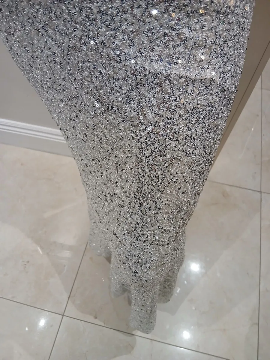 Girls ball dress - Image 1