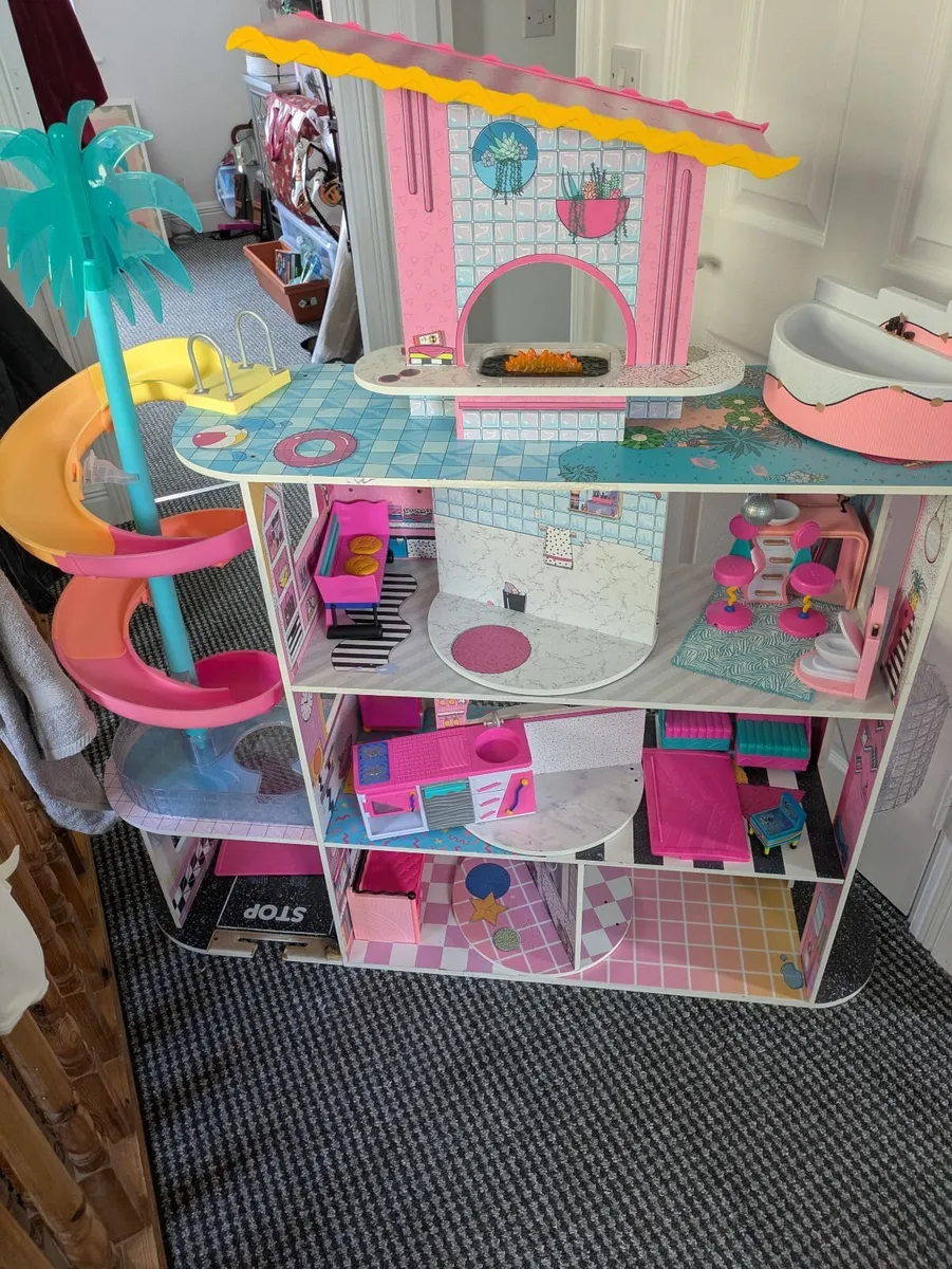 Doll house l.o.l lol