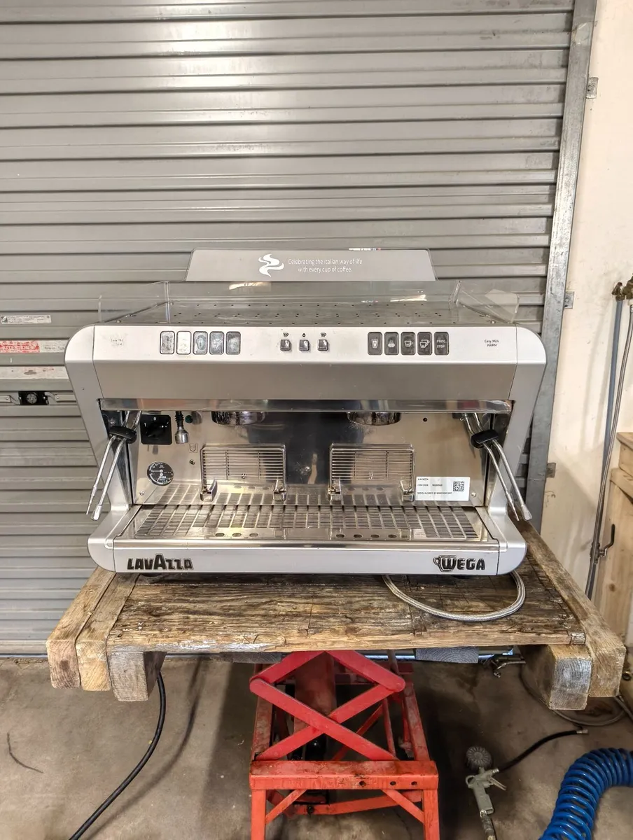 Commercial pod coffee machine - Image 1