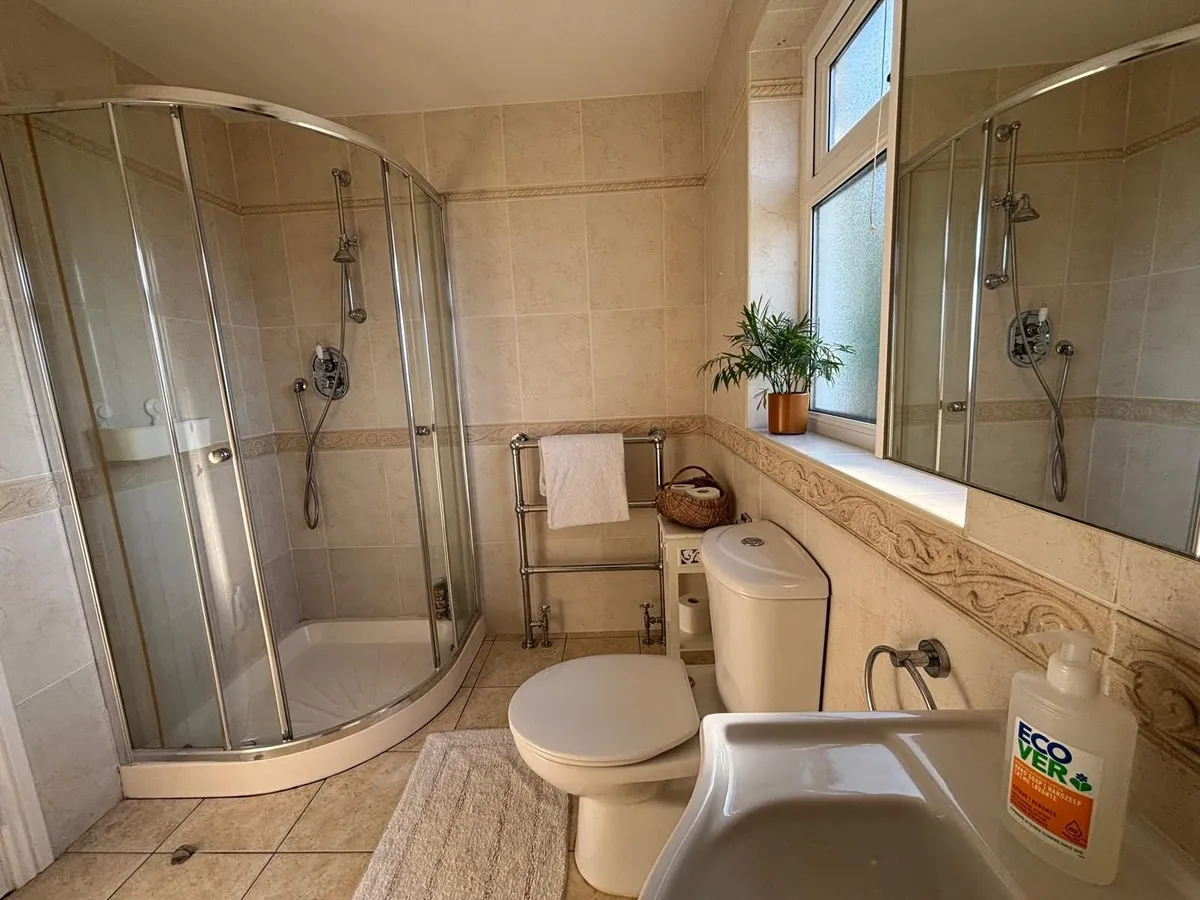 Holiday let - Image 2