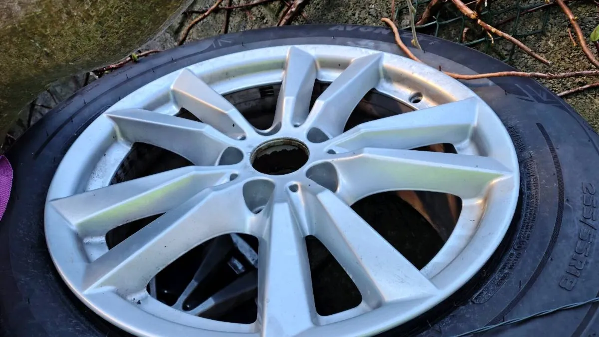 BMW 18" wheels with quality 255x55x18 tyres - Image 1