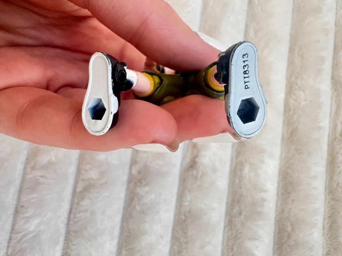 Ben 10 Ben Tennyson Character approx. 4" Action Fi - Image 3