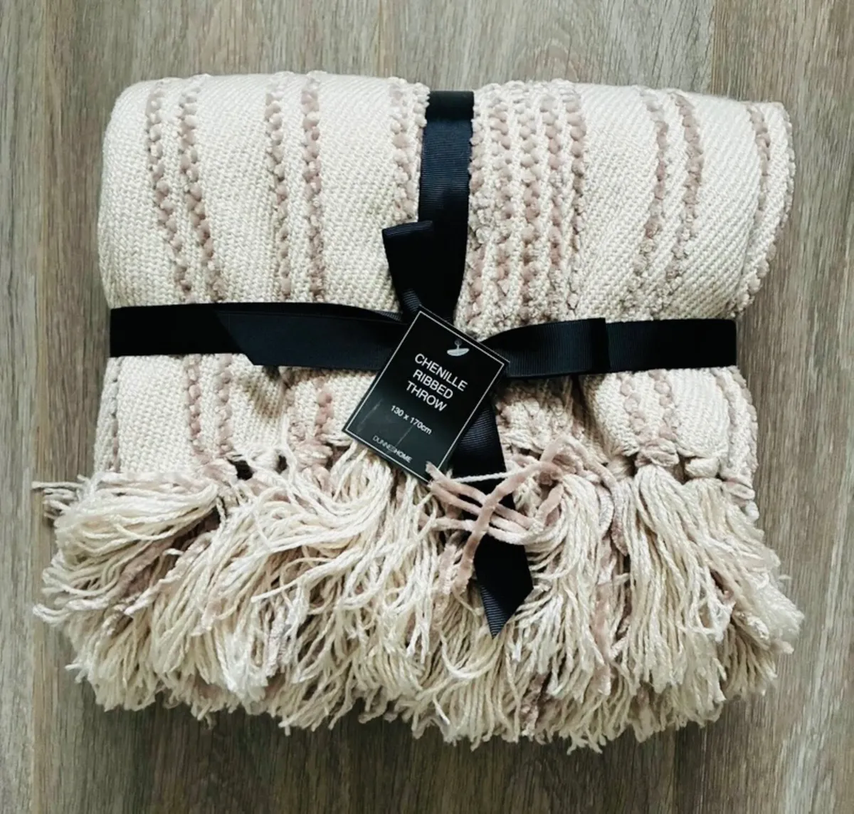 BRAND NEW Throw - 130x170cm - Image 1