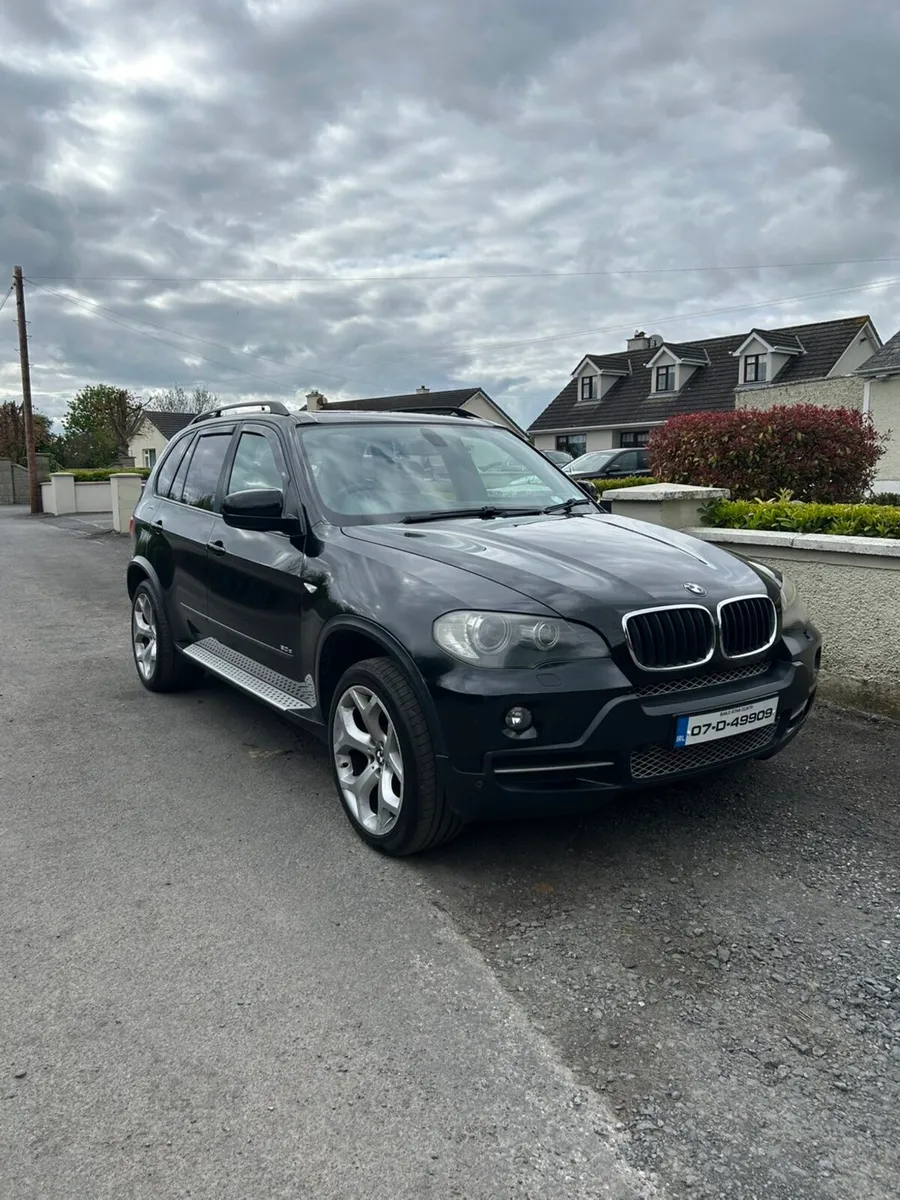 BMW x5 crew cab - Image 1