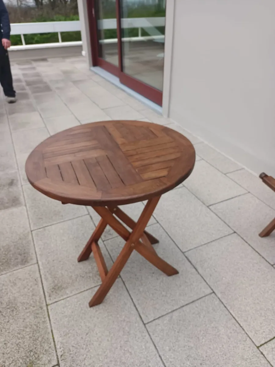 Garden table and chairs - Image 2