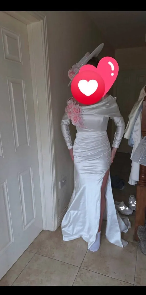 New dress never worn - Image 1