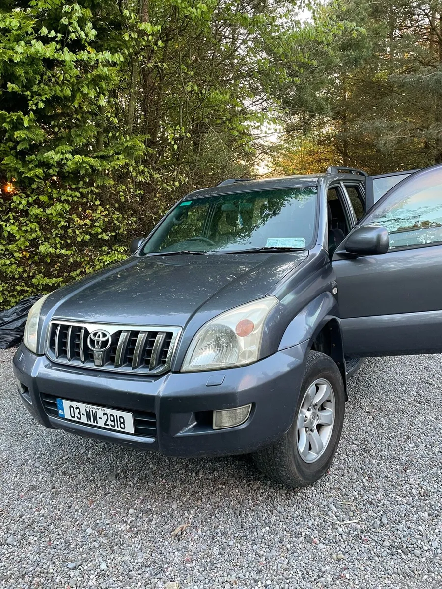 Toyota Land Cruiser Crewcab - Image 2