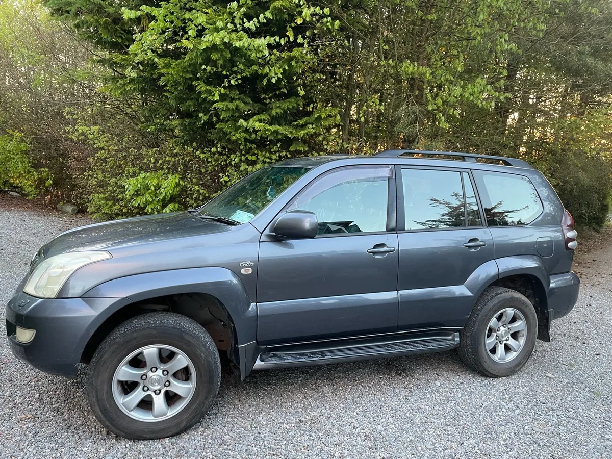 Toyota Land Cruiser Crewcab - Image 3