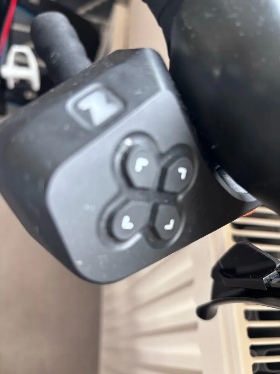 Tacx neo 2t / zwift play controllers - Image 3