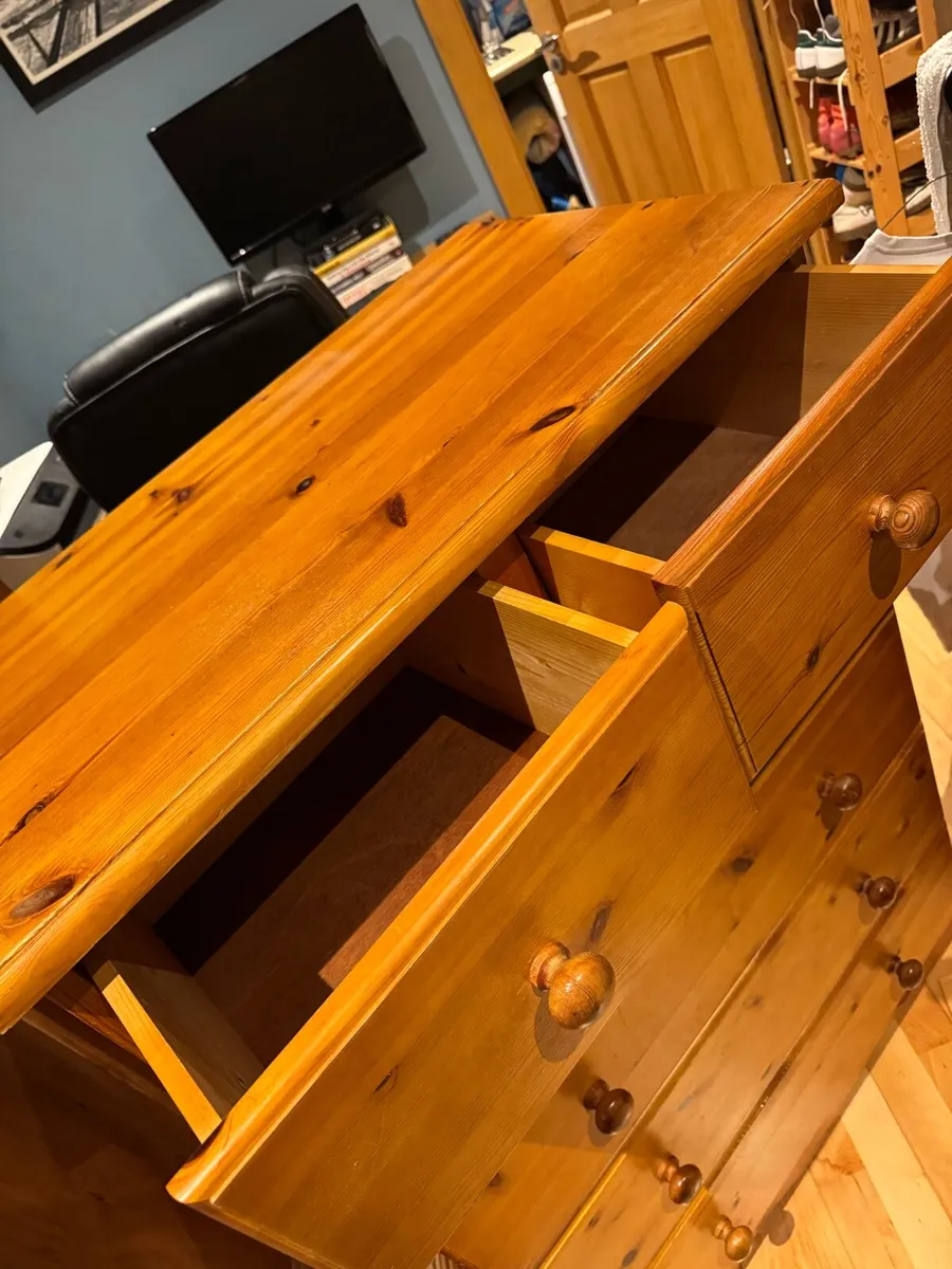 Pine Bedroom Chest of Drawers - Image 2
