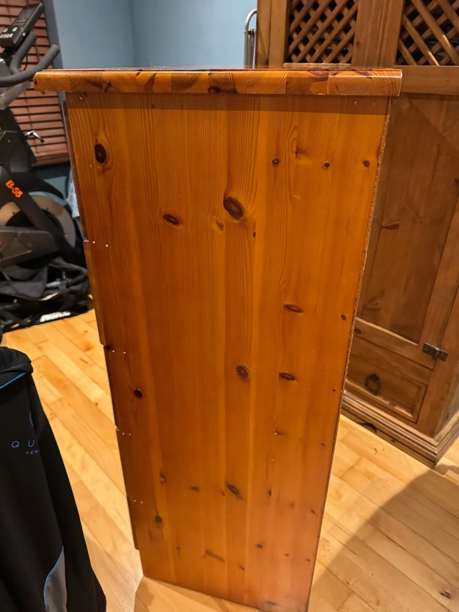 Pine Bedroom Chest of Drawers - Image 4