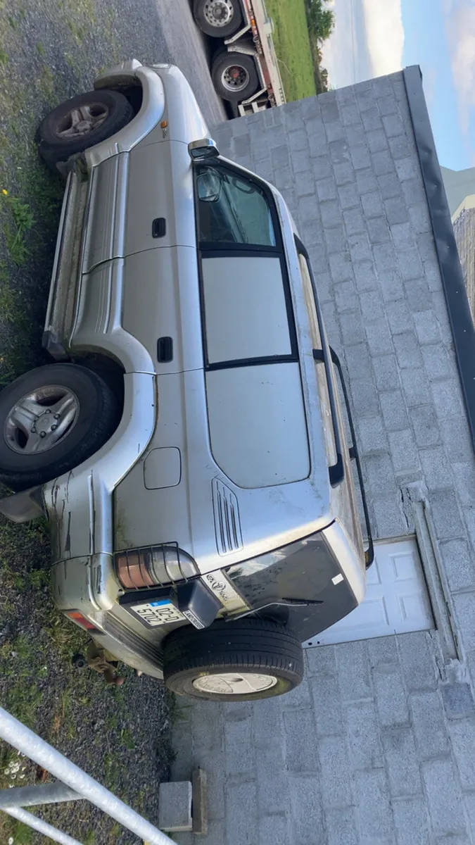 Toyota Land Cruiser - Image 3