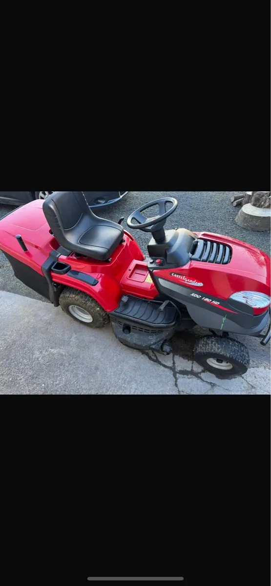 Ride on lawnmower - Image 1