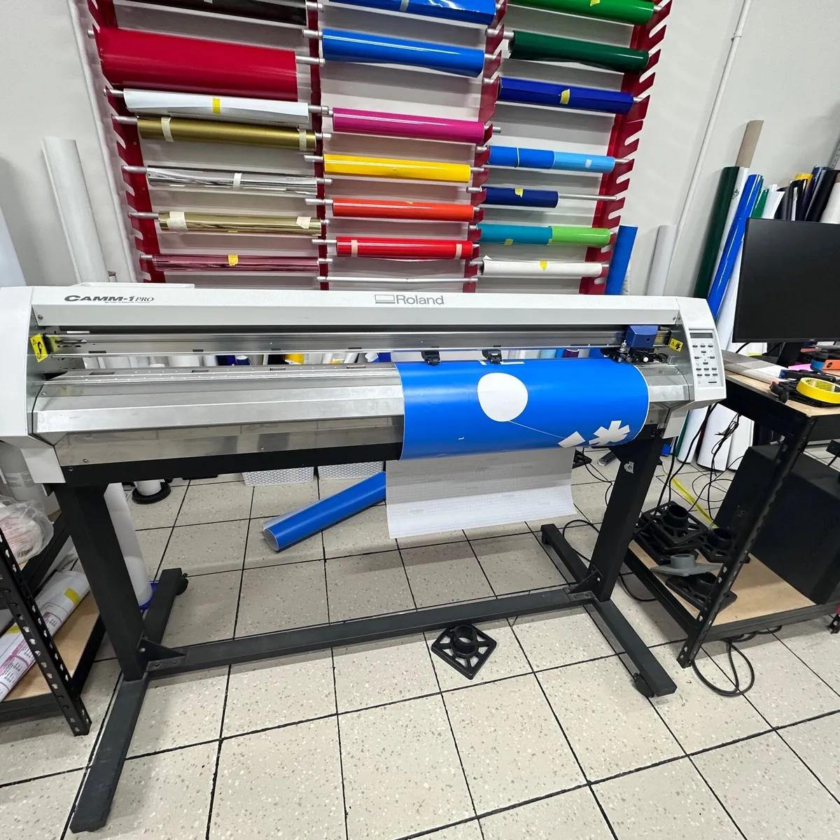 Roland CAMM-1 Pro GX-500 Vinyl Cutter - Image 1