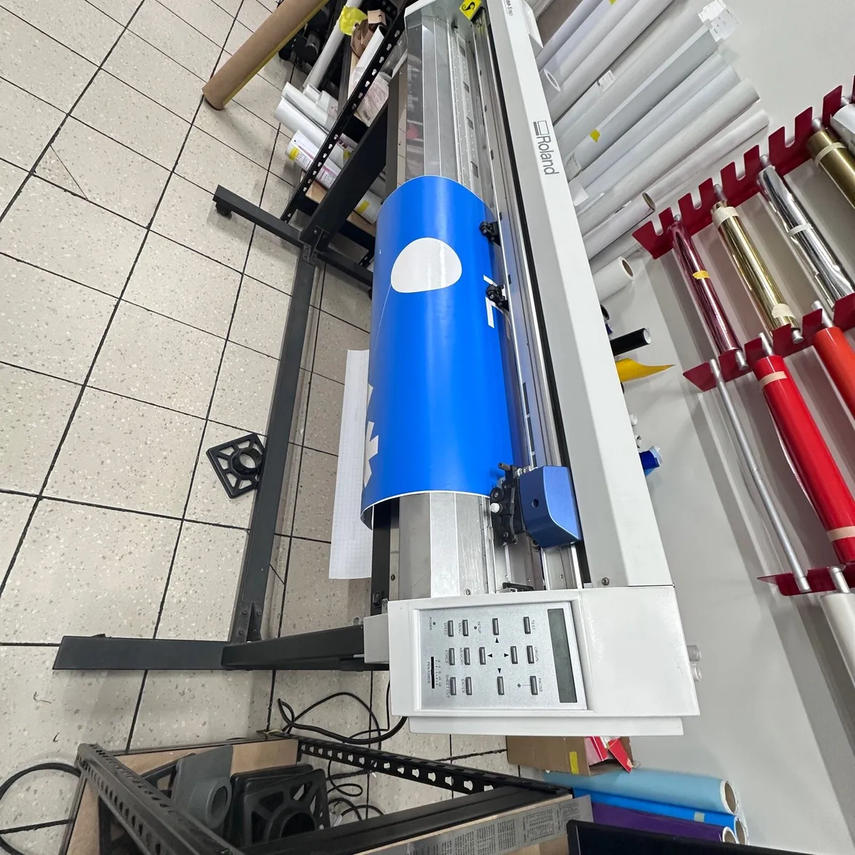 Roland CAMM-1 Pro GX-500 Vinyl Cutter - Image 2