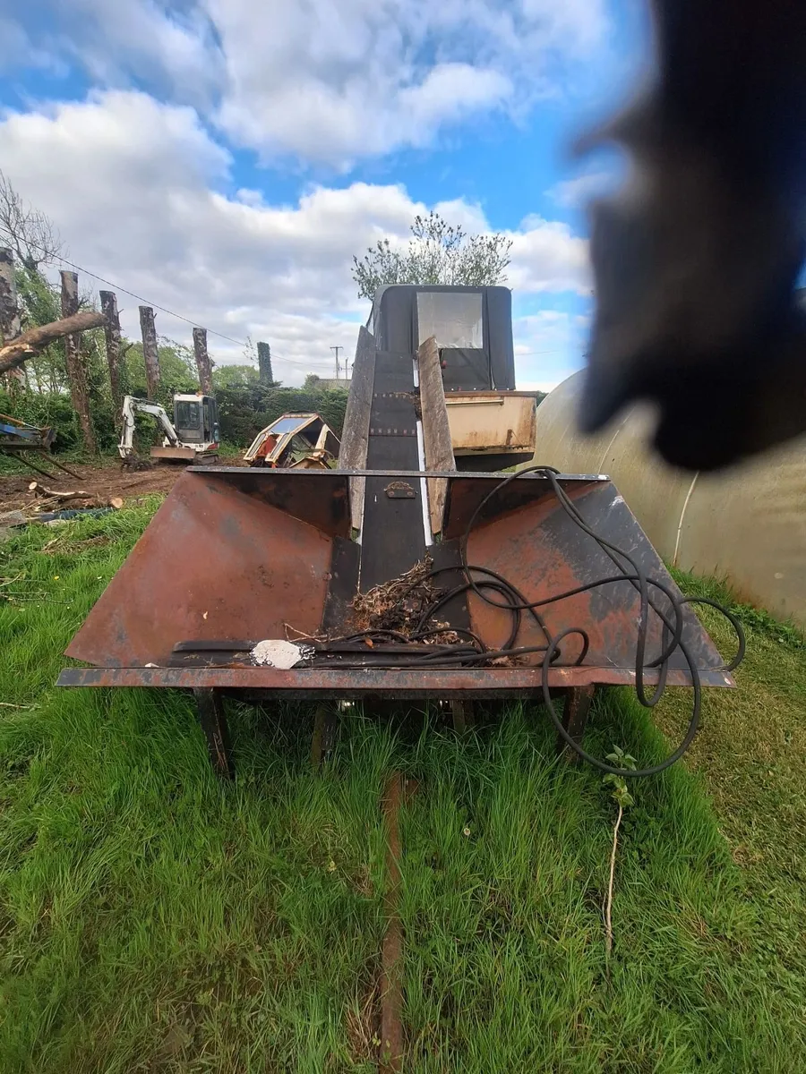 Turf conveyor - Image 2