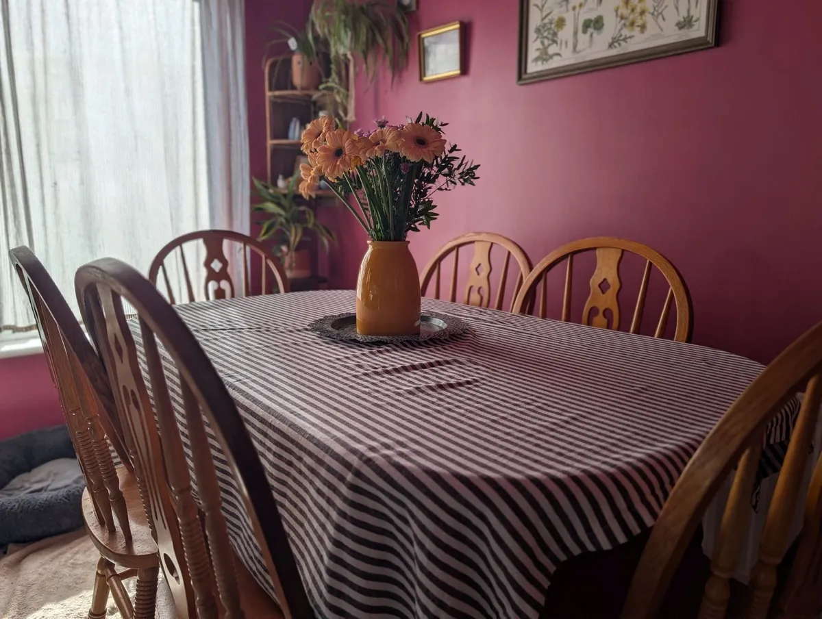 Kitchen Table and 6 Chairs €200 OR BEST OFFER - Image 1
