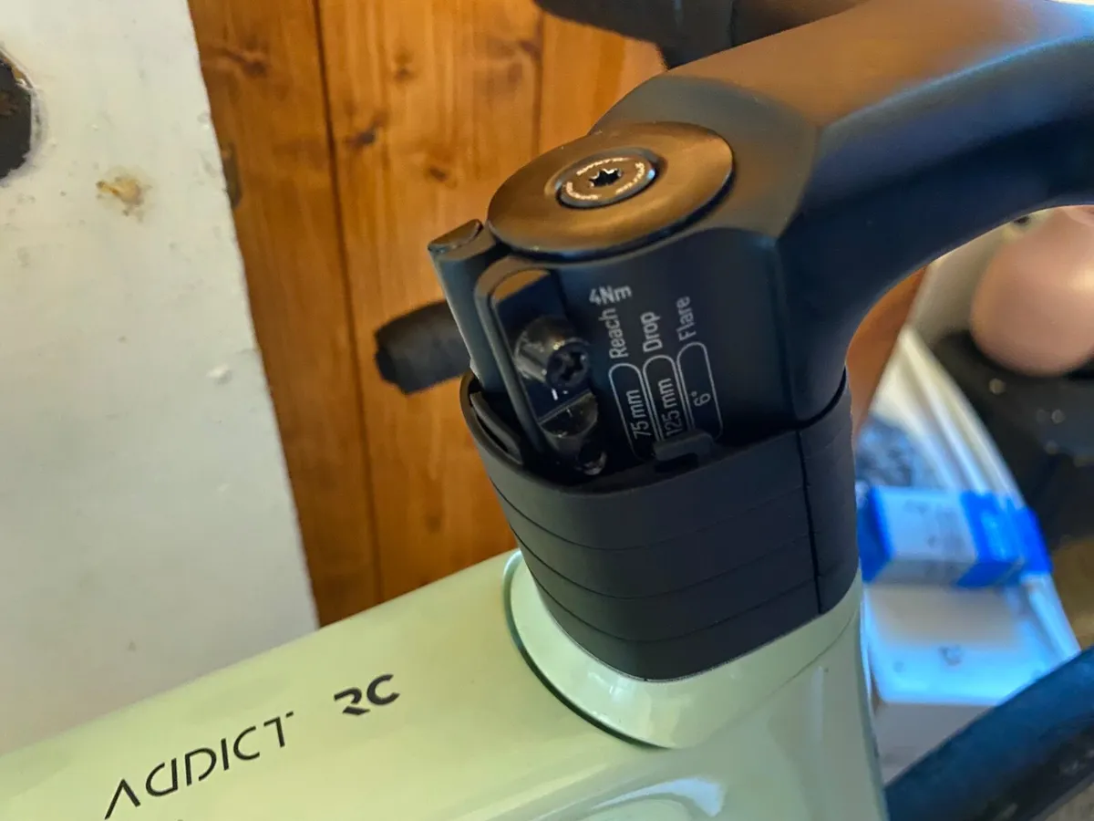 Scott Syncross Carbon HandleBar - Image 2