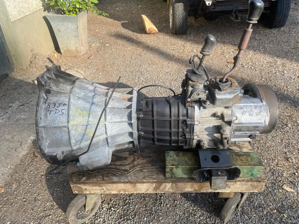 Land Rover TD5 R380 gearbox - Image 1