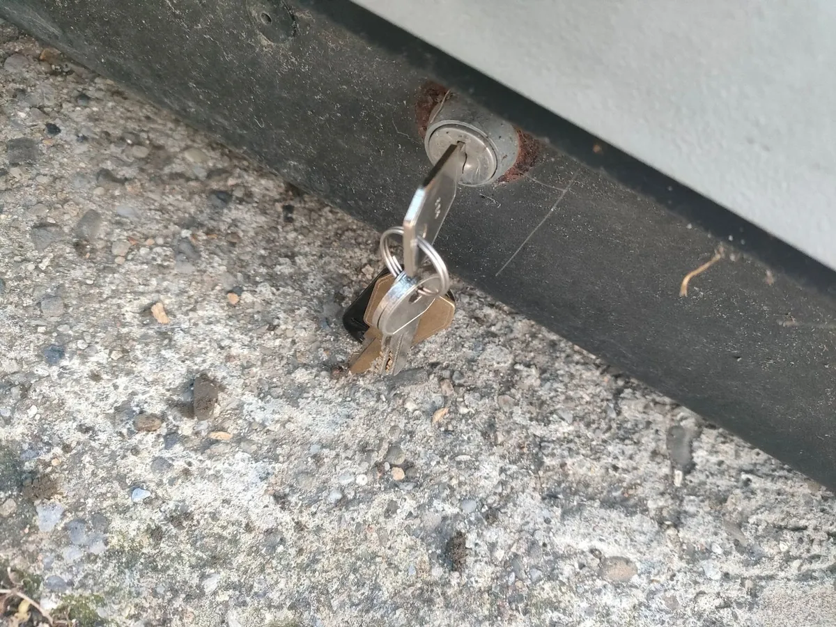 Car top box - Image 2