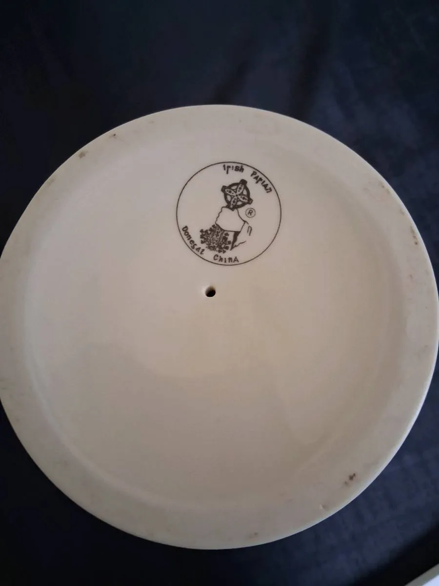 Donegal China Water Bearer Candle Holder - Image 2