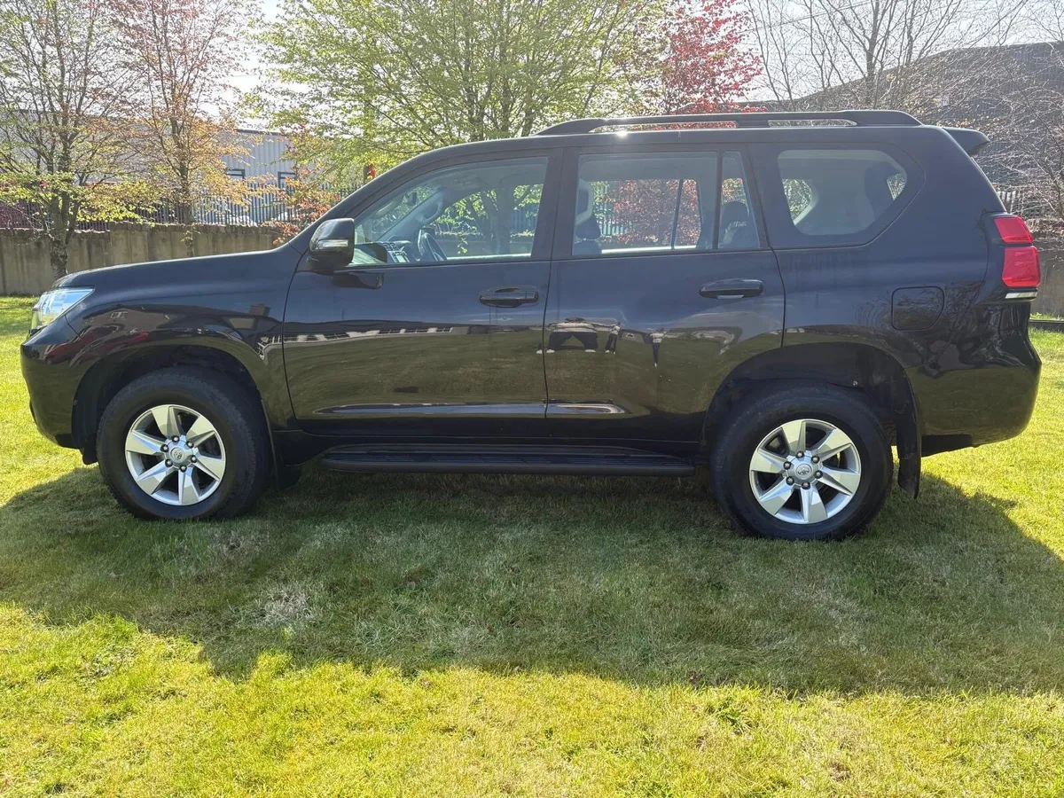 181 Toyota Land Cruiser business automatic 5seater - Image 3