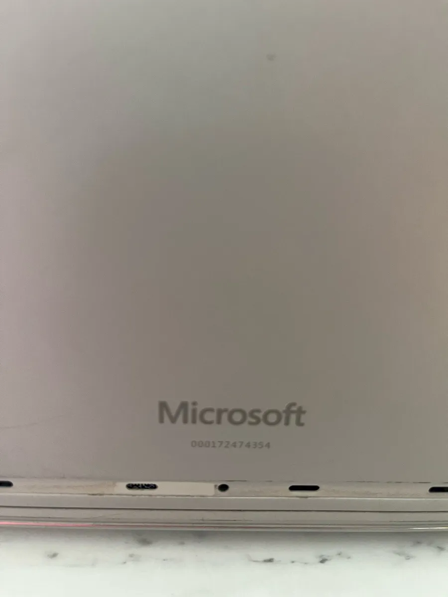 Microsoft Surface 2 Laptop - Image 3